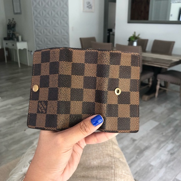 SOLD Damier Ebene 4 Key Holder - Picture 6 of 6